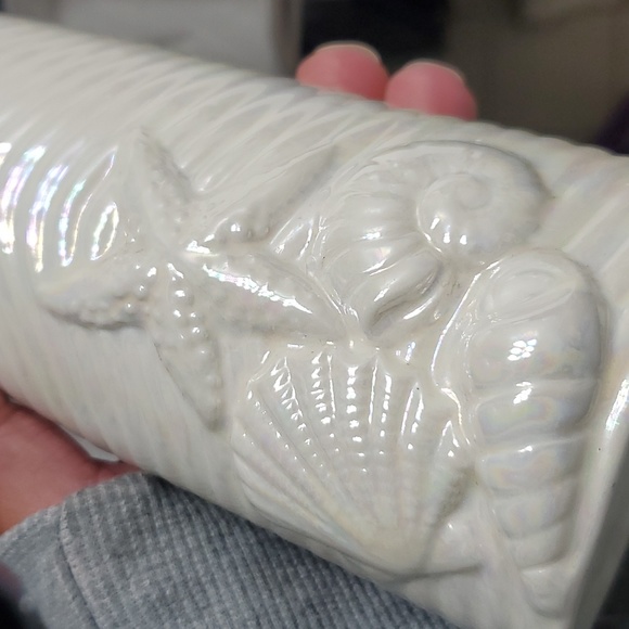 Mother of Pearl Halographic Ceramic Beach Seashell Pump Lotion/Soap Dispenser - Picture 4 of 5